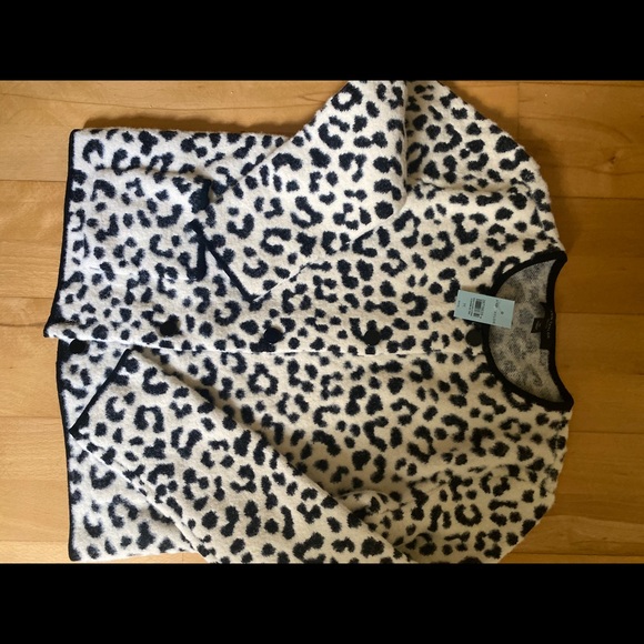 Ann Taylor animal print Sweater - Picture 1 of 1
